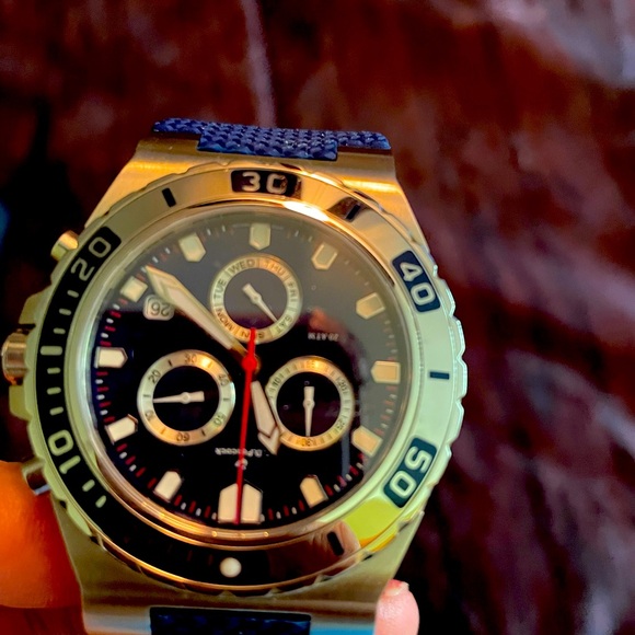 CD peacock watch